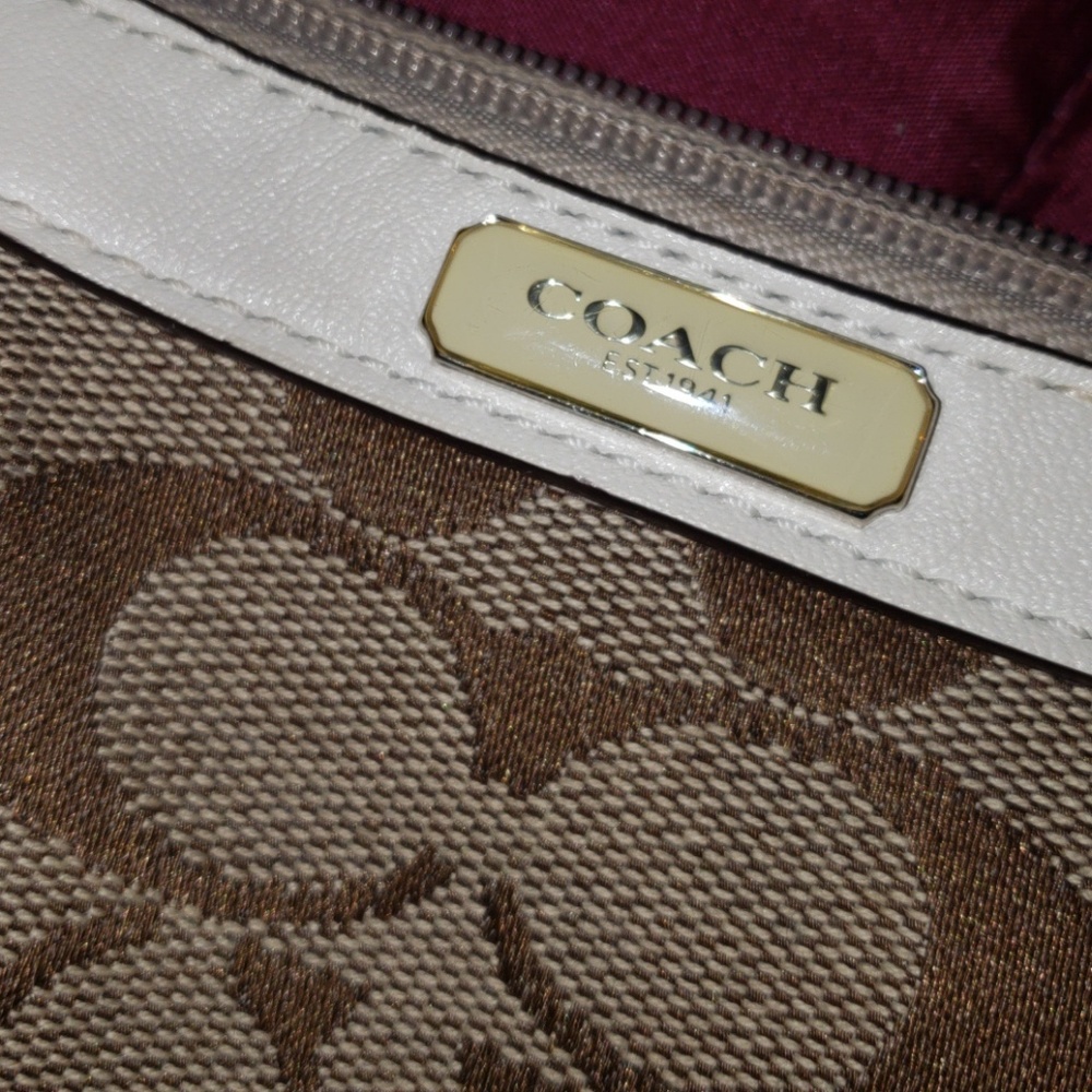 ⏳coach wristlet gently used 🎯 - Picture 2 of 6